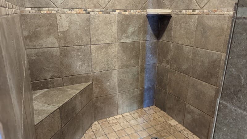 Saint George House: 695 Crystal Dr