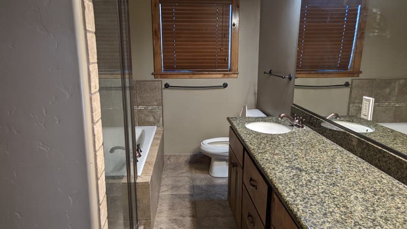 Saint George House: 695 Crystal Dr