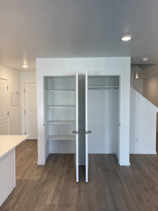 Saratoga Springs Townhome: 932 E Manifest Ln