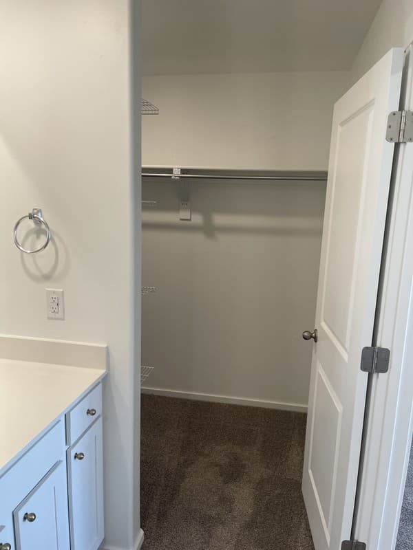Saratoga Springs Townhome: 932 E Manifest Ln