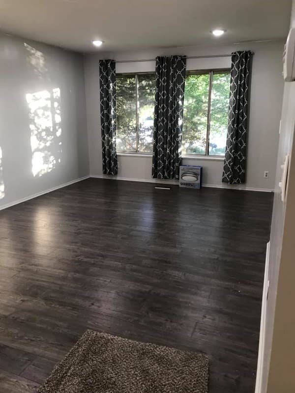 Midvale Multiplex: 731 E Lois Cir