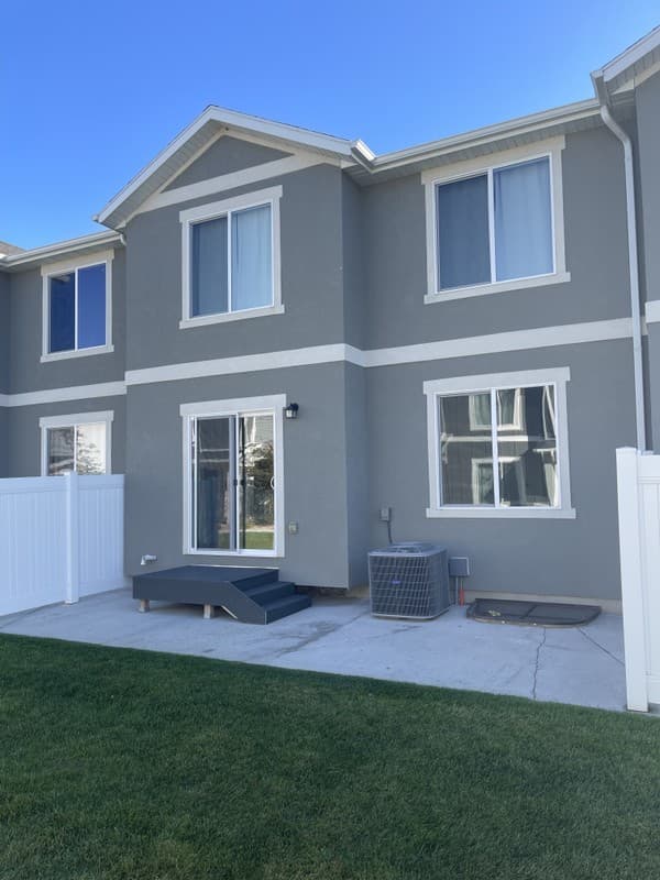 Saratoga Springs Townhome: 932 E Manifest Ln