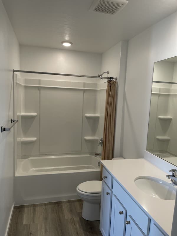 Saratoga Springs Townhome: 932 E Manifest Ln