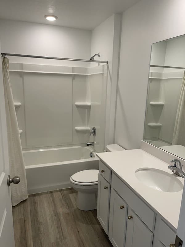 Saratoga Springs Townhome: 932 E Manifest Ln