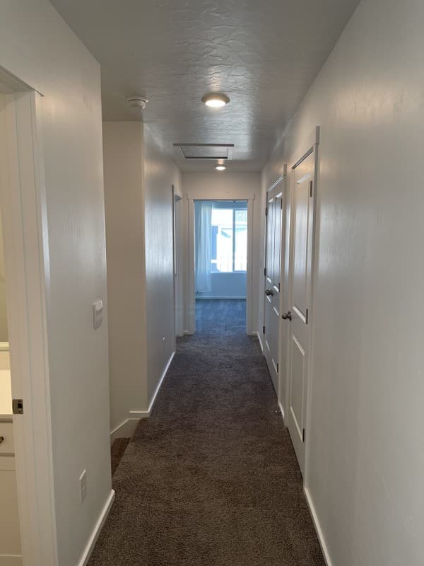 Saratoga Springs Townhome: 932 E Manifest Ln