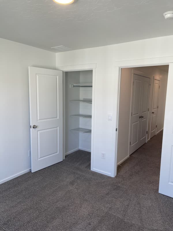 Saratoga Springs Townhome: 932 E Manifest Ln