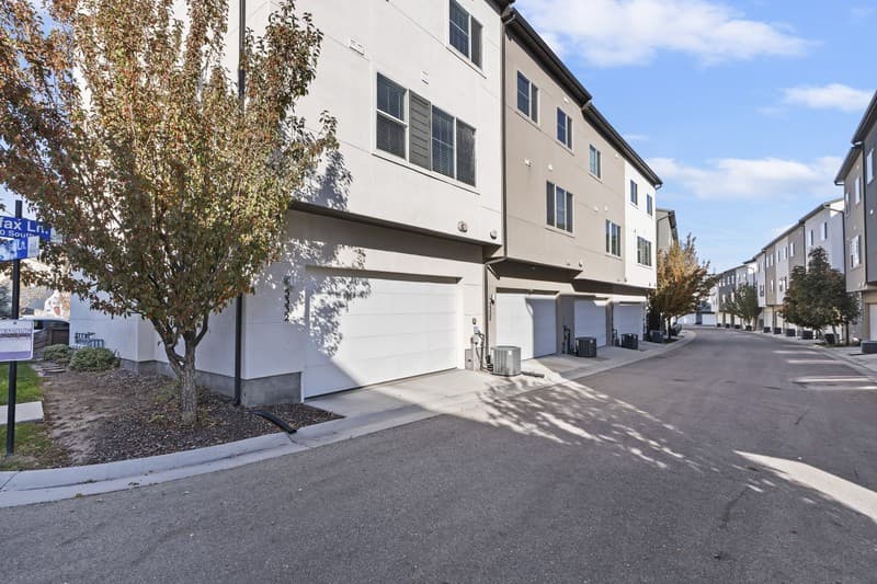 Herriman Townhome: 5332 W Solafax Ln