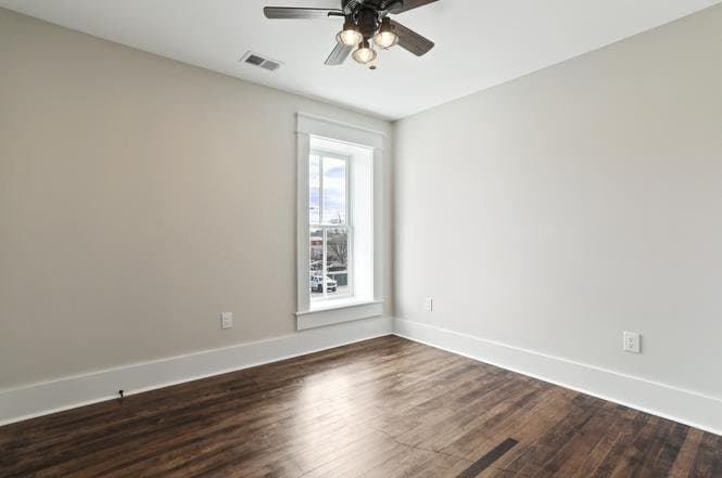 Charles Town Apartment: 302 N Mildred St