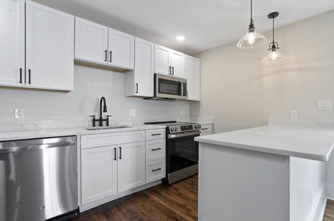 Charles Town Apartment: 302 N Mildred St