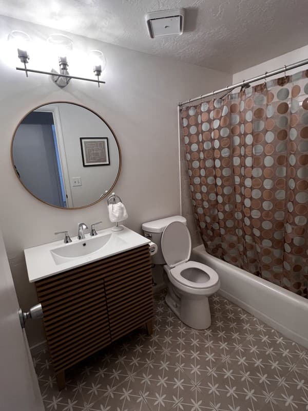 Salt Lake City House: 1291 E 6200 S