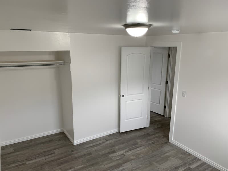 Salem House: 80 S 545 E