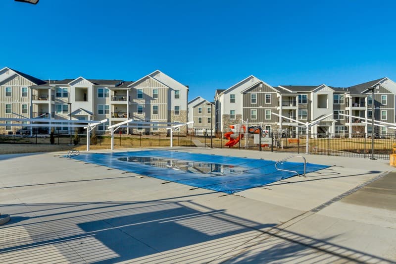 Saratoga Springs Condo: 927 W Coral Charm Way
