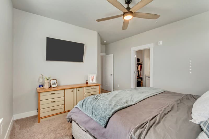 Saratoga Springs Condo: 927 W Coral Charm Way