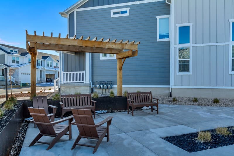 Saratoga Springs Condo: 927 W Coral Charm Way