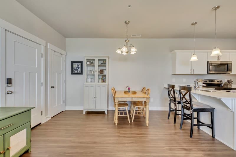 Saratoga Springs Condo: 927 W Coral Charm Way