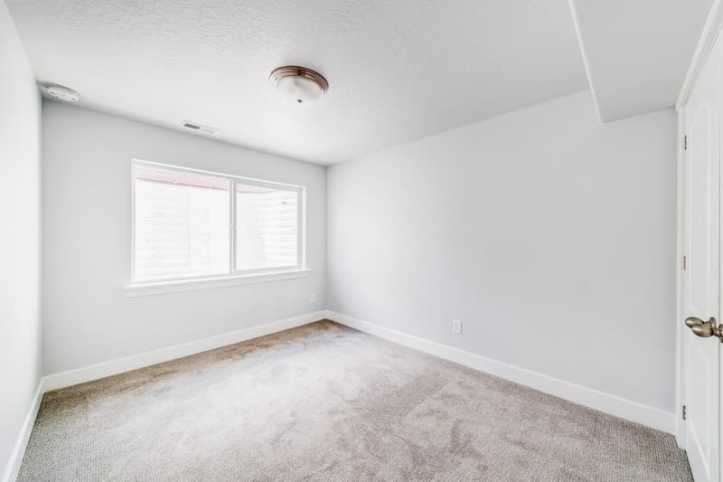 Bluffdale Townhome: 16422 S Bull Spring Ln