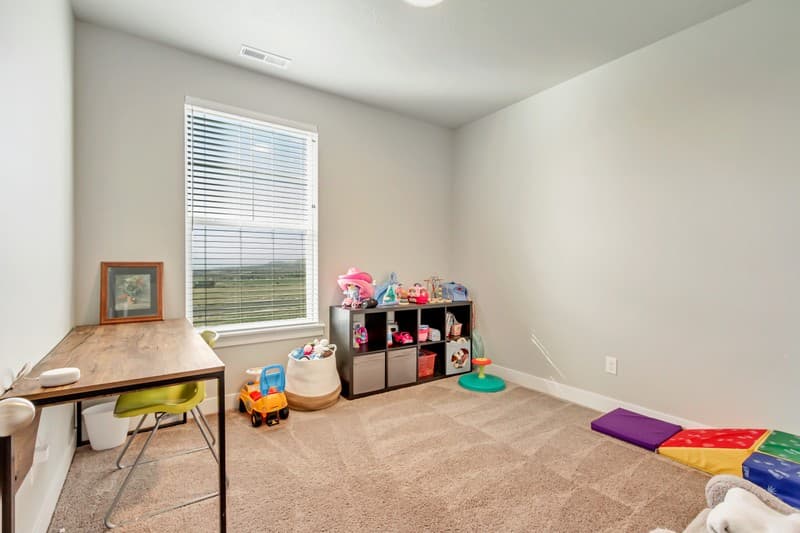 Saratoga Springs Condo: 927 W Coral Charm Way