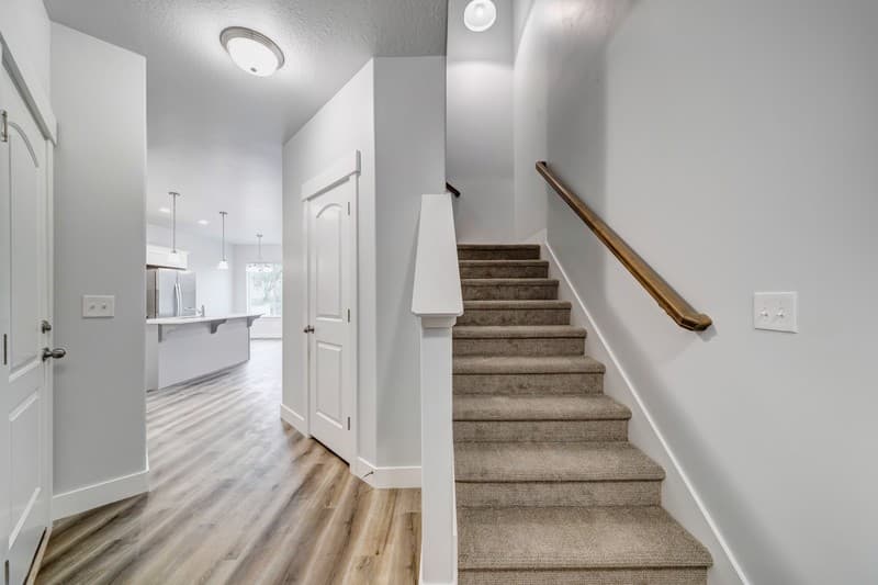 Bluffdale Townhome: 16422 S Bull Spring Ln