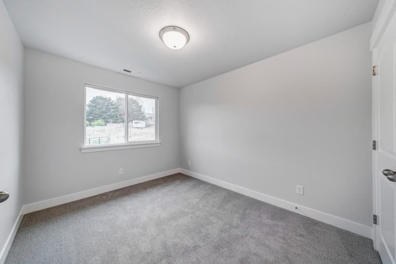 Bluffdale Townhome: 16422 S Bull Spring Ln