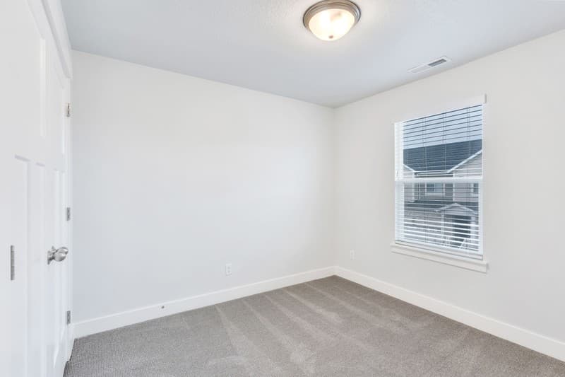 Lehi Single Room: 1613 N 3740 W