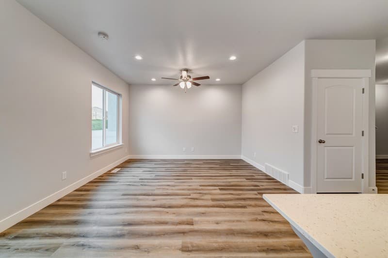 Bluffdale Townhome: 16422 S Bull Spring Ln