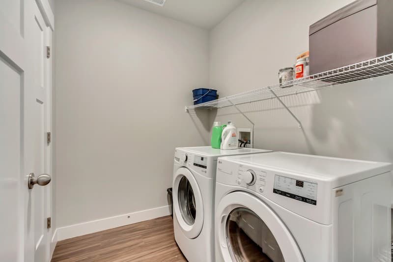 Saratoga Springs Condo: 927 W Coral Charm Way