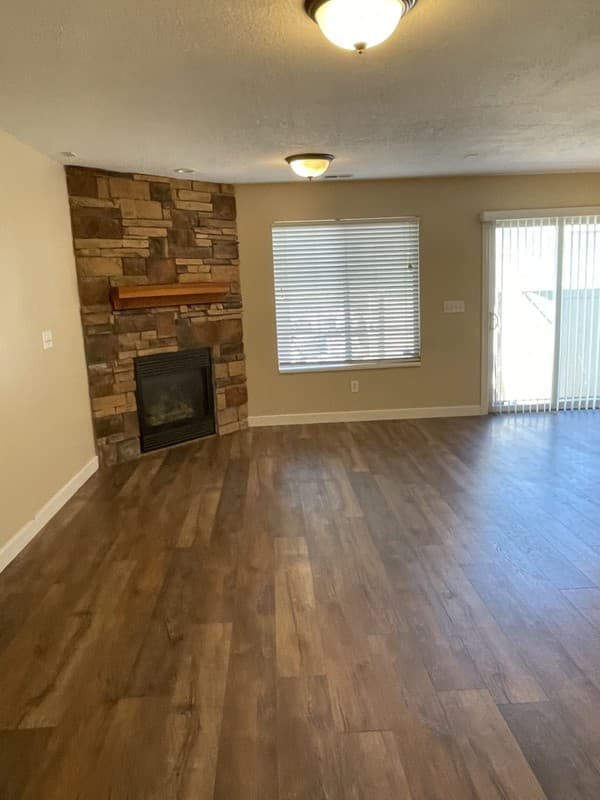 Layton Townhome: 160 Evans Cove Loop