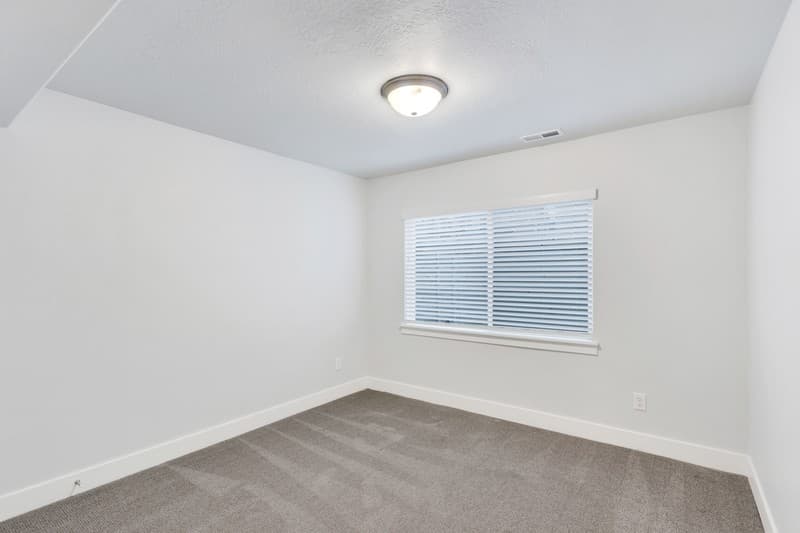Lehi Single Room: 1613 N 3740 W