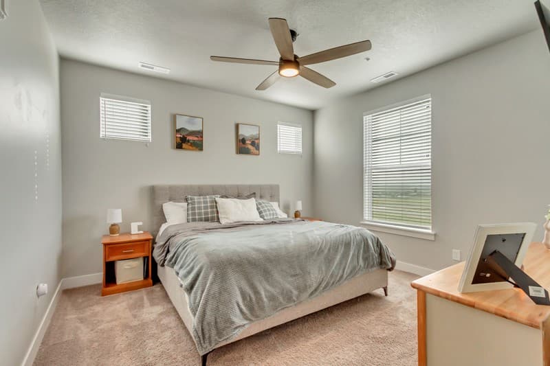 Saratoga Springs Condo: 927 W Coral Charm Way