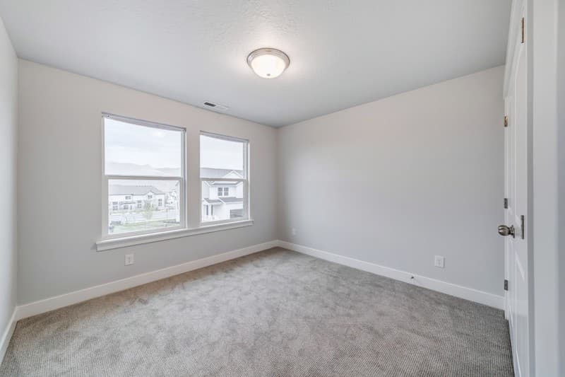 Bluffdale Townhome: 16422 S Bull Spring Ln