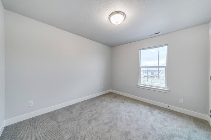 Bluffdale Townhome: 16422 S Bull Spring Ln