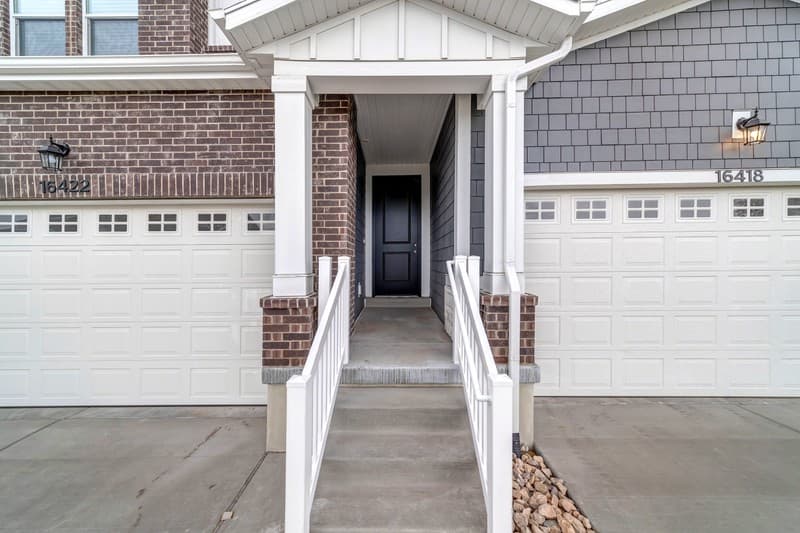 Bluffdale Townhome: 16422 S Bull Spring Ln