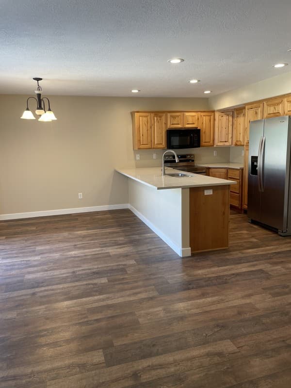 Layton Townhome: 160 Evans Cove Loop