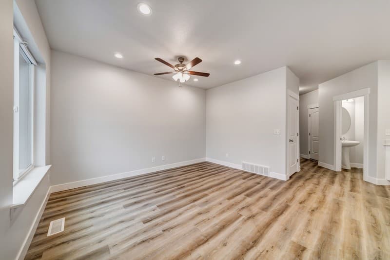 Bluffdale Townhome: 16422 S Bull Spring Ln