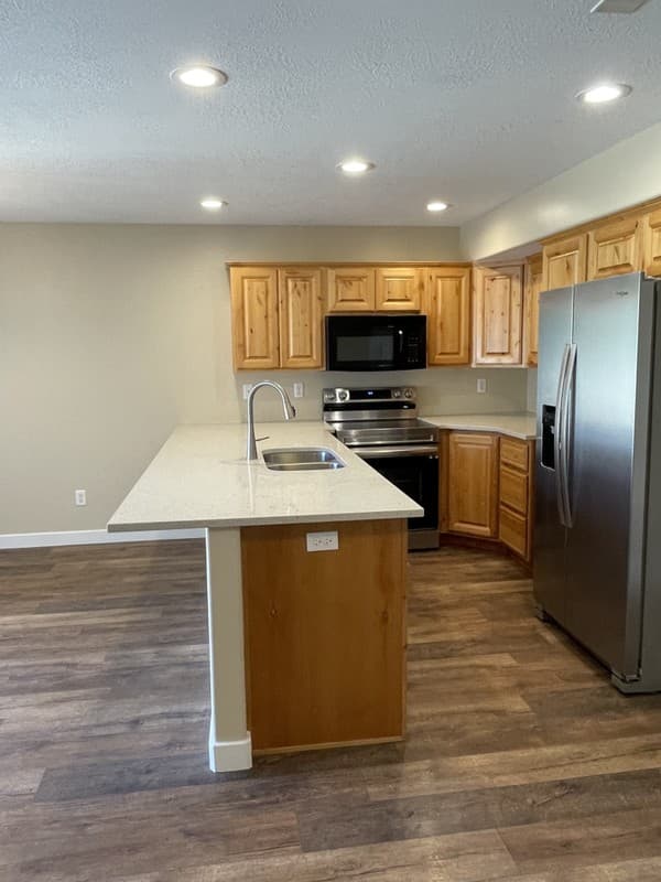 Layton Townhome: 160 Evans Cove Loop