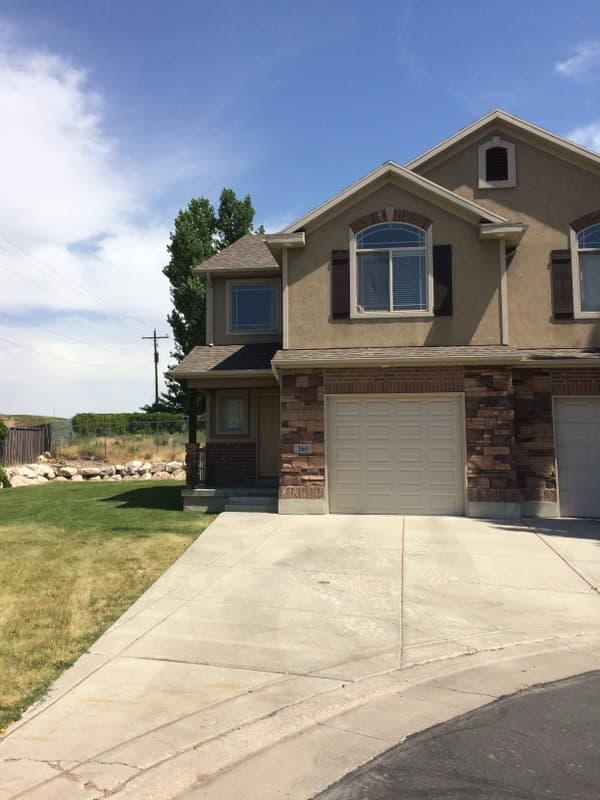 Layton Townhome: 160 Evans Cove Loop