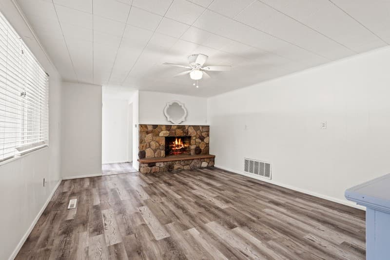 Kaysville Apartment: 1590 Nicholls Rd