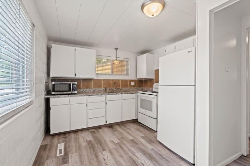 Kaysville Apartment: 1590 Nicholls Rd