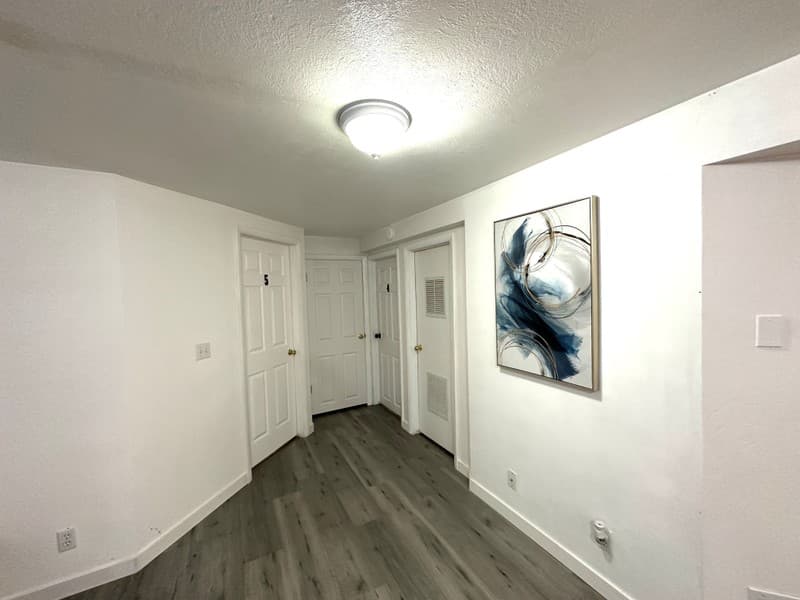 Sandy Single Room: 10302 S Clearview Dr