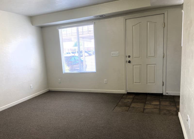 Bountiful Townhome: 1925 Pages Pl