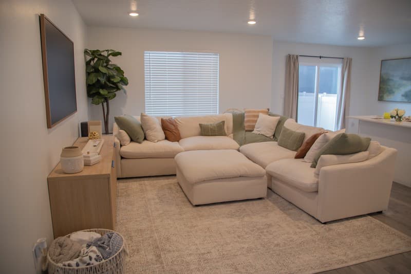 Saratoga Springs Townhome: 544 N Helmsman Ln