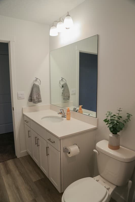 Saratoga Springs Townhome: 544 N Helmsman Ln