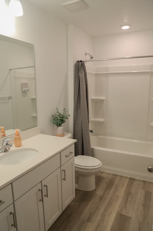Saratoga Springs Townhome: 544 N Helmsman Ln