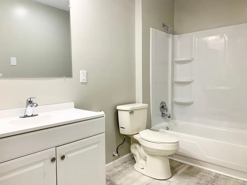 Rogersville Apartment: 115 Rader St