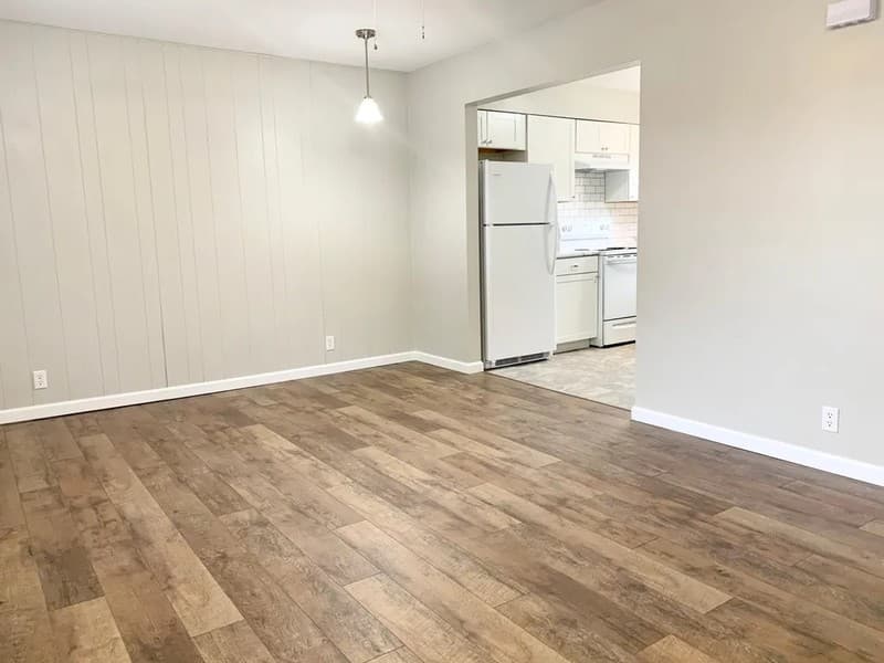 Rogersville Apartment: 115 Rader St