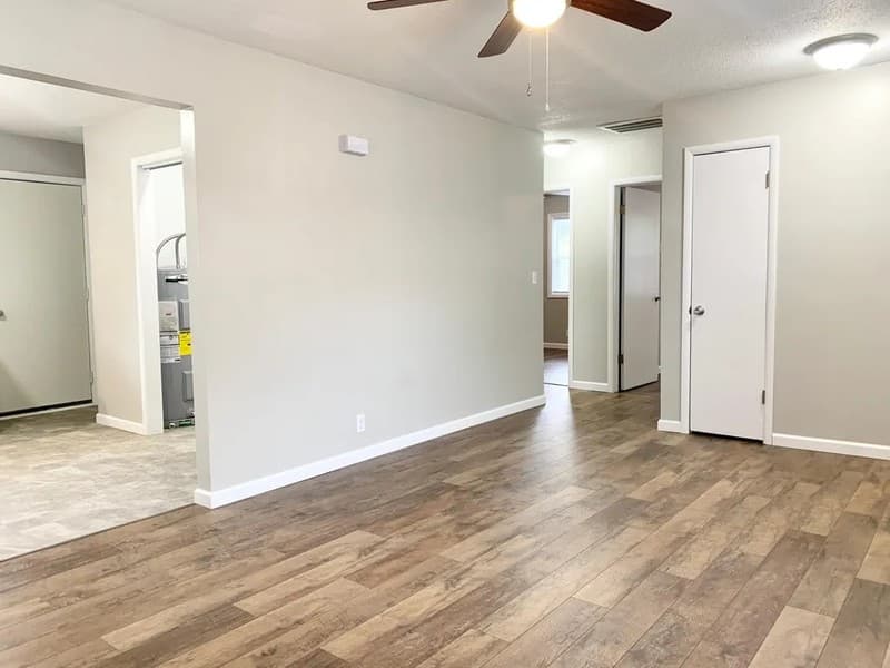Rogersville Apartment: 115 Rader St