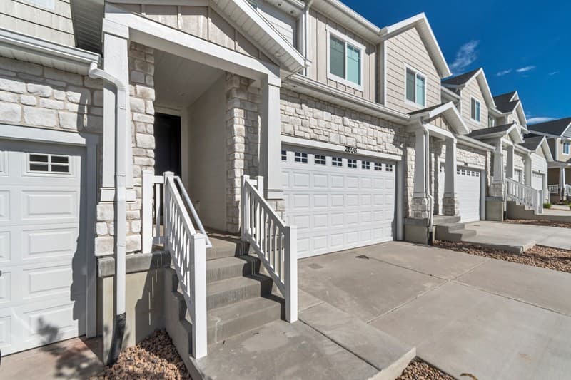 Saratoga Springs Townhome: 2698 N Blue Dawn Ln