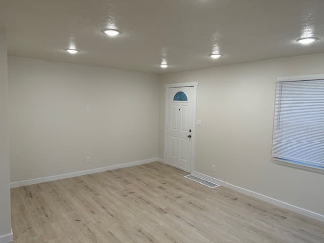 Taylorsville House: 6314 S 2200 W