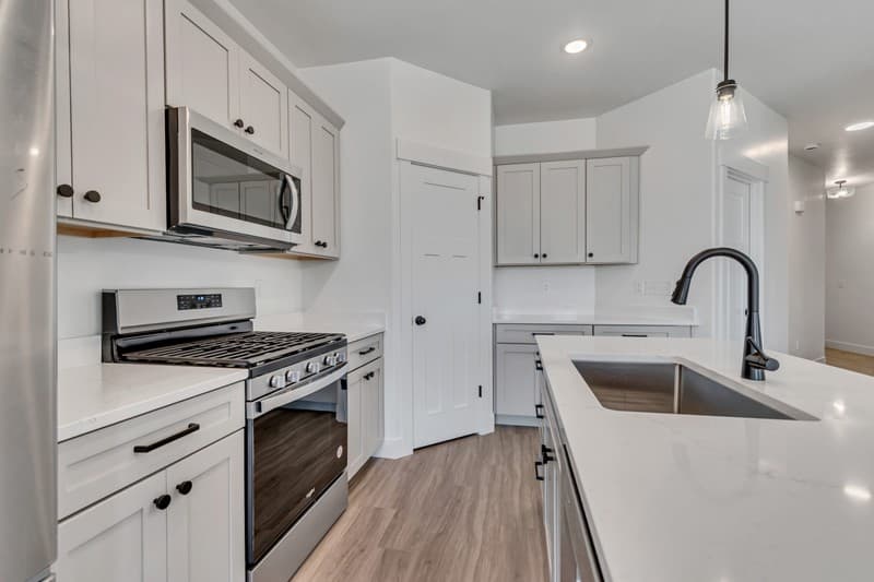 Saratoga Springs Townhome: 2698 N Blue Dawn Ln