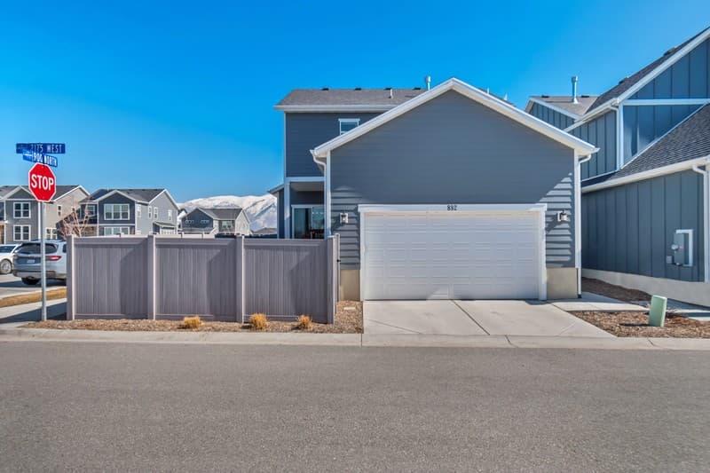 Layton House: 892 N 2175 W